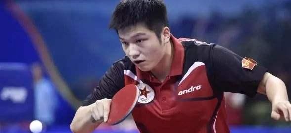 太阳报：B费夺冠面无表情，曼联球迷社媒盛赞他为称职队长